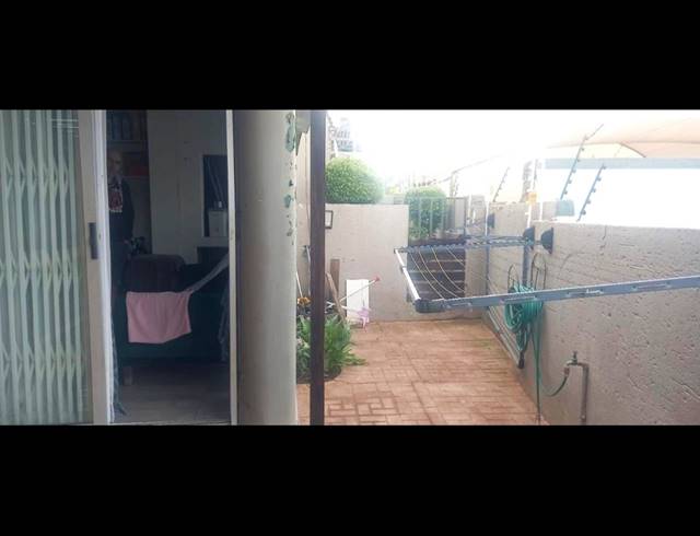 2 BEDROOM TOWNHOUSE FOR SALE IN SOUTH CREST